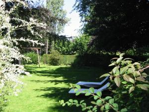 Aed väljaspool majutusasutust B&B Le Bois Dormant