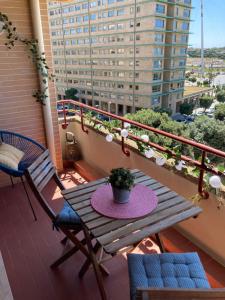 A balcony or terrace at Oporto beach apartment