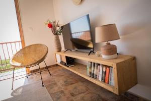 Telewizja i/lub zestaw kina domowego w obiekcie Penthouse La Palmita - Tazacorte, La Palma