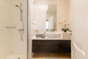 Koupelna v ubytování LUXURY HOLIDAYS SUITES, Playa de los Cristianos