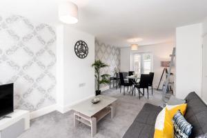 Gallery image of Modern Contractor House & Free Parking & Garden in Hull