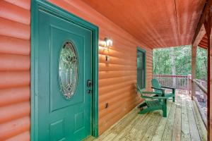 Gallery image of Cabin with Jacuzzi & Hydrotherapy SpaNear Helen in Cleveland