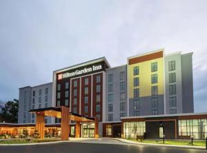 a hotel called the hilton garden inn with a building at Hilton Garden Inn Visalia, Ca in Visalia