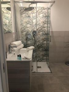 Un baño de Le 5 Residence