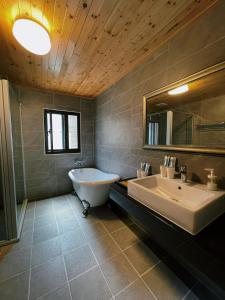 Ein Badezimmer in der Unterkunft Donggang Homestay-Dongfan