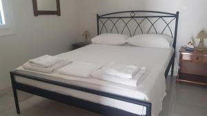 Gallery image of Potter's Apartment/40 meters from the beach in Kamares