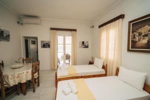 Gallery image of Potter's Apartment/40 meters from the beach in Kamares