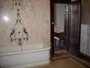 Bilik mandi di Villa Benni B&B +18 gambar