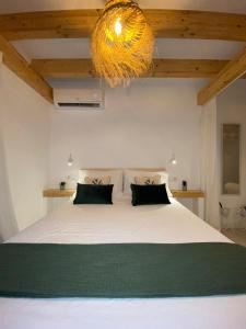 En eller flere senge i et værelse på Beach and Sun , Centro Fuengirola, 2 minutos playa CON PARKING OPCIONAL