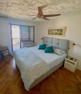 Postel nebo postele na pokoji v ubytování Guest House Romansa