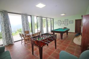 Casa da Quintã - Gerês, Vieira do Minho tesisinde bir bilardo masası