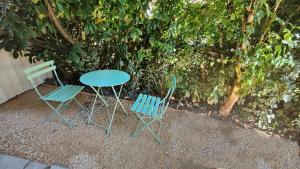 Vonkajšia záhrada v ubytovaní Le Petit Paradis