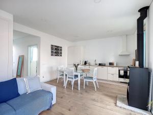 Gallery image of Xicotina 2 in Moledo +8 photos