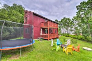 Gallery image of Poconos Home with Private Spa and Fire Pit in Long Pond