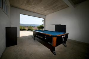 Biliardový stôl v ubytovaní Villa Elin - Private Pool & Peaceful Family Retreat near Omiš