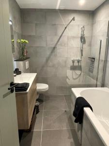 Koupelna v ubytování B&B De Meije + 28 fotografií