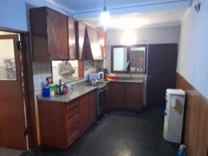 Кухня или мини-кухня в Hostal Carlos
