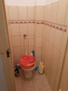 A bathroom at Rávágy Apartman