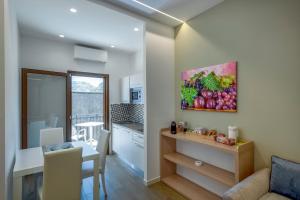 A seating area at Cuore di Sorrento Suites