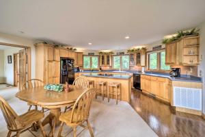 Gallery image of Spruce Pine Retreat with Gas Grill and Mtn Views! in Spruce Pine