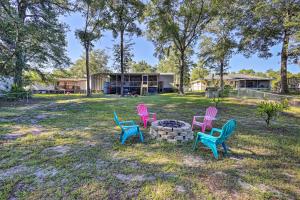 Foto dalla galleria di Cozy Steinhatchee House with Fire Pit and Grill! a Steinhatchee