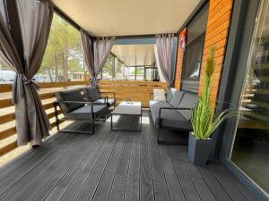 Posedenie v ubytovaní D&I mobile home