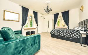 Khu vực ghế ngồi tại Luxury Heritage Apartment Zara Antica