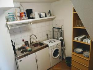 Köök või kööginurk majutusasutuses Sankt-Nikolaus City Studio