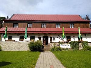 Budova, kde se penzion nachází + 37 fotografií