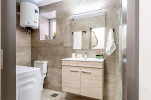 Kúpeľňa v ubytovaní Arch Apartment Corfu