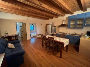 Kuchyňa alebo kuchynka v ubytovaní Fuga dalla città a due passi da Venezia