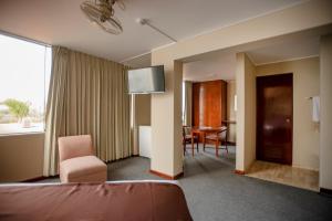 Hotel Park Suites tesisinde bir oturma alanı