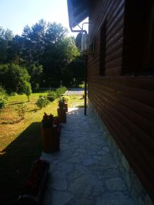 Vonkajšia záhrada v ubytovaní PLITVICE MAGIC
