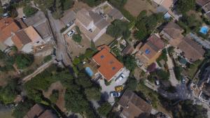een overzicht van een huis in een onderverdeling bij Sweet Dream - Quiet - Host Provence in La Seyne-sur-Mer