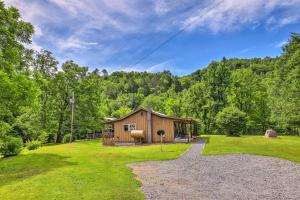 Gallery image of Charming Cabin Retreat Creek Access On-Site! in Hot Springs