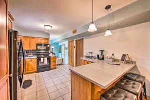 A kitchen or kitchenette at Harrisburg Family Home Less Than 7 Miles to Hersheypark!