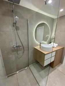 Kúpeľňa v ubytovaní Cannes - Magnifique studio moderne