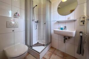 Fotografie z fotogalerie ubytování Apartes-Ferienhaus-10-in-der-Ferienanlage-Wohnpark-Weser-in-Doese v destinaci Cuxhaven + 21 fotografií