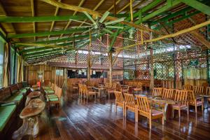 ห้องอาหารหรือที่รับประทานอาหารของ Ecoamazonia Lodge