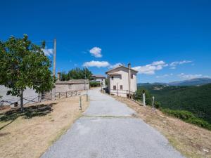 Photo de la galerie de l'établissement Holiday Home in Sellano with Pool & Sun Terrace, à Sellano