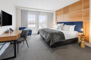 Hidden Lake Hotel & Apartments客房内的一张或多张床位