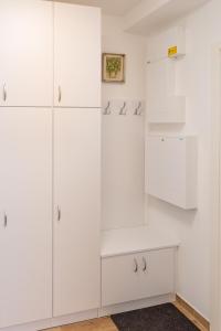 Fotografie z fotogalerie ubytování SWEET HOME Apartman , 30sqm studio, free private parking, mountain view, balcony, 20 min from downtown v Budapešti