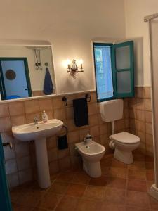 Phòng tắm tại La casetta tra gli ulivi