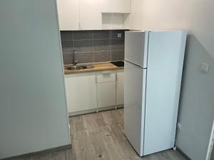 Dapur atau dapur kecil di Logement en bord de port +4 gambar