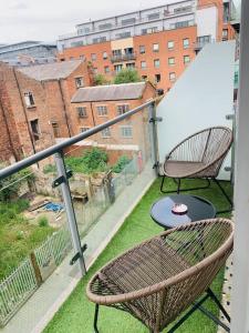 Gallery image of 2 Bedroom FREE Parking by Concert Square sleeps 8 in Liverpool