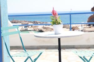 Gallery image of Room next to the sea - faros room 4 in Anafi +5 photos