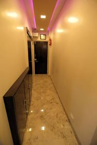Foto Mumbais asuva majutusasutuse Cozy Furnished Apartment One Block From The Ocean galeriist