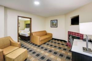 Ruang duduk di Quality Inn & Suites Mount Chalet