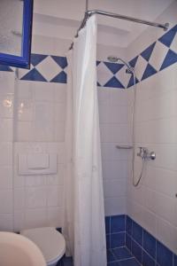 A bathroom at Hotel Andreas - Agistri (Skala)