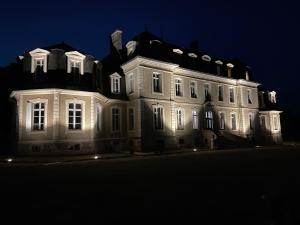 Fotografia z galérie ubytovania Gîte de la comtesse château de la Bouchatte v destinácii Chazemais